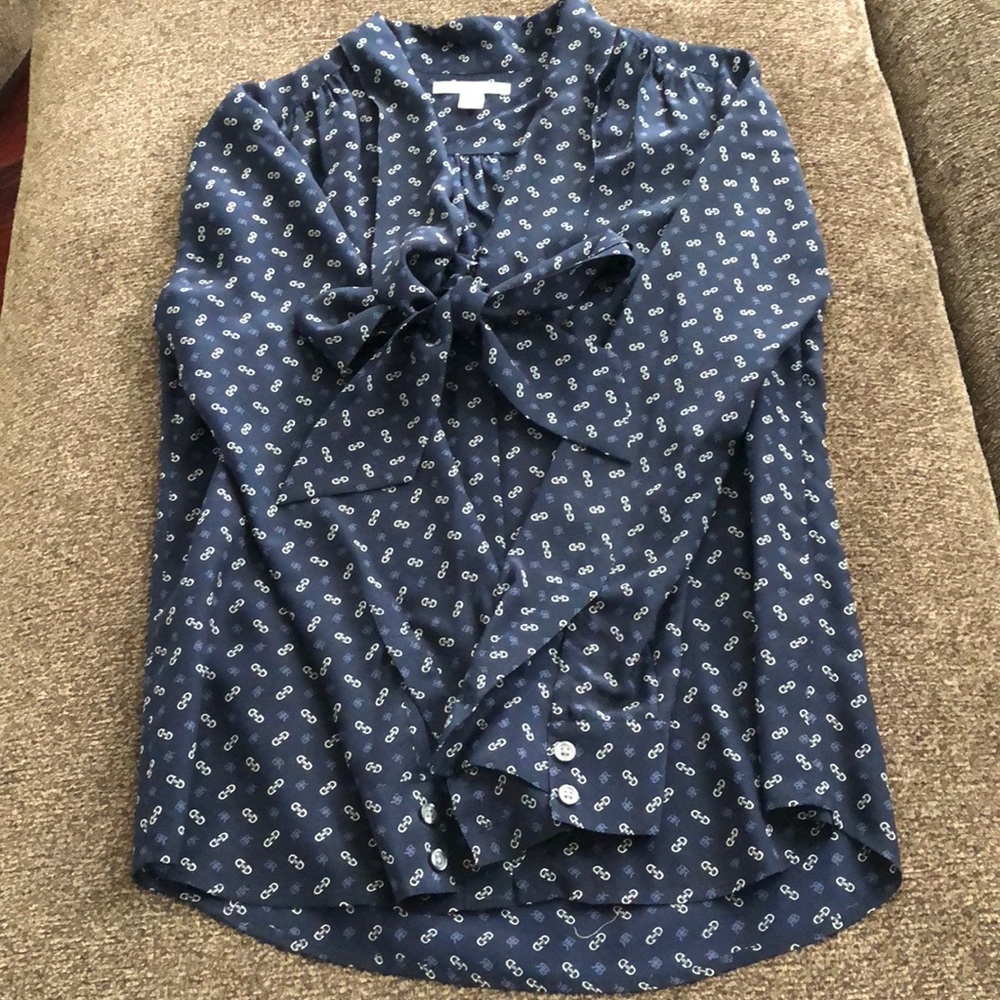 100% Silk Banana Republic Anchor Tie Front Shirt